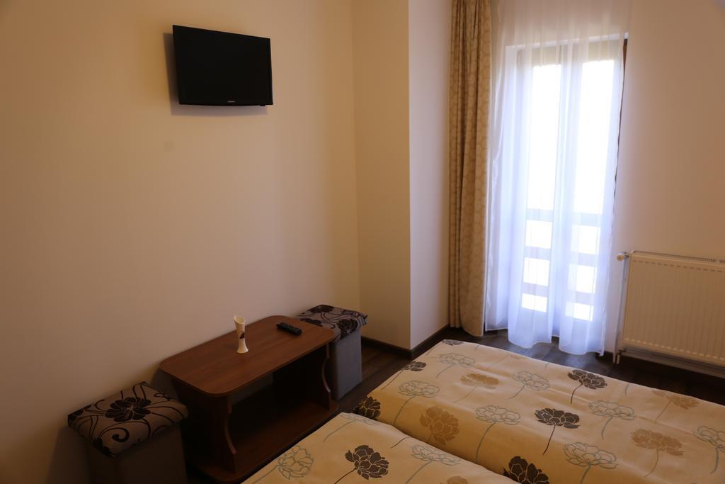 Hotel Ezüstfenyő Agroturisztikai Panzió Borzont Exterior foto