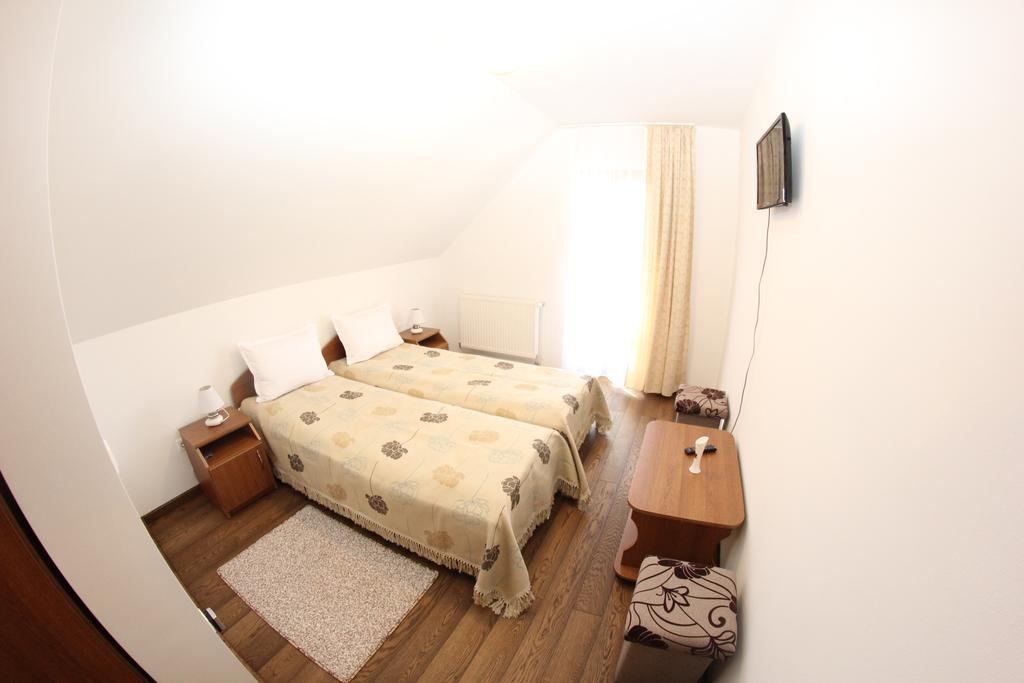 Hotel Ezüstfenyő Agroturisztikai Panzió Borzont Exterior foto