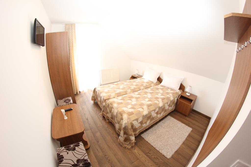 Hotel Ezüstfenyő Agroturisztikai Panzió Borzont Exterior foto